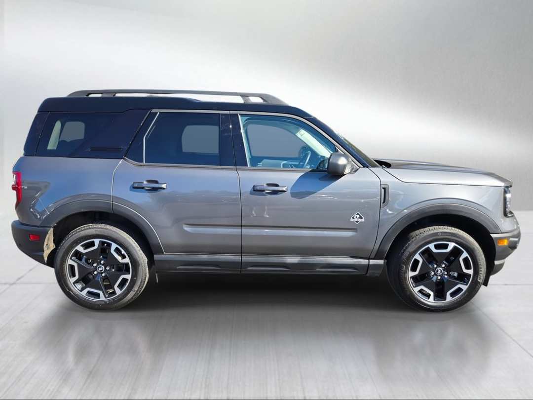 2024 Ford Bronco Sport Outer Banks - Image 2