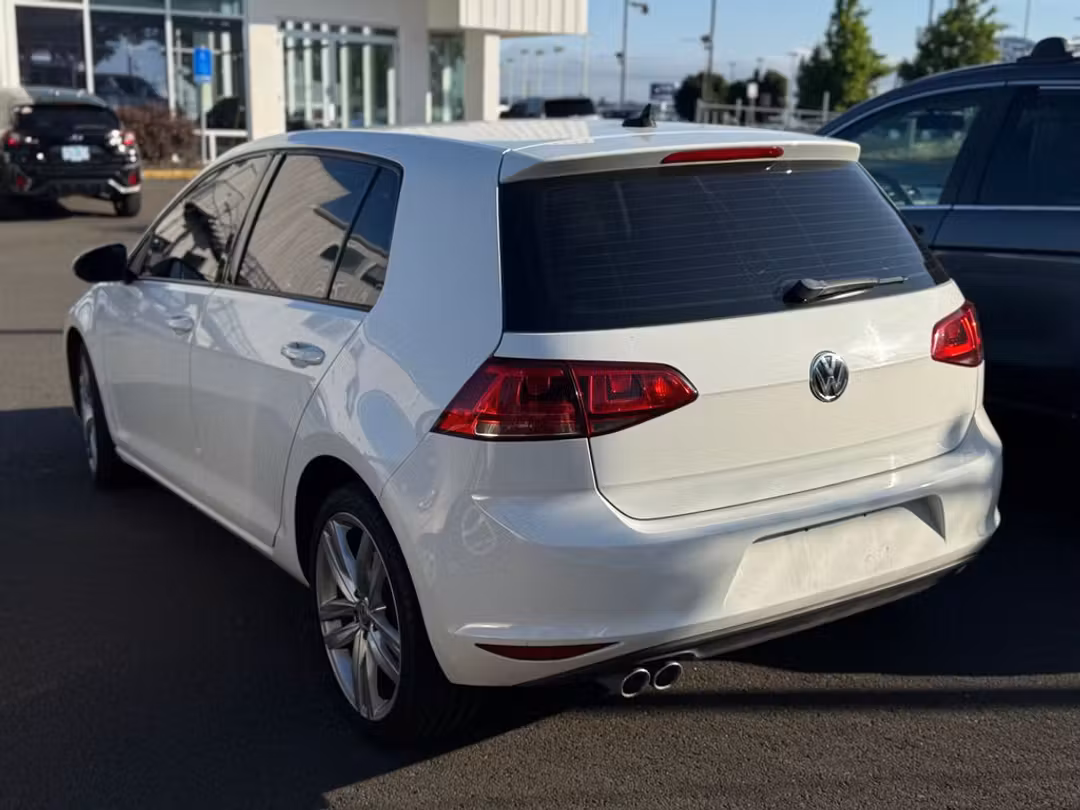 2015 Volkswagen Golf TDI SEL - Image 2