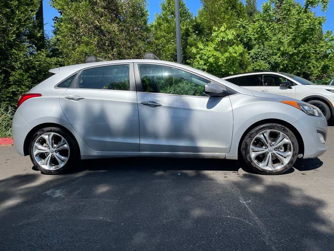 2013 Hyundai Elantra Gt Base - Image 3
