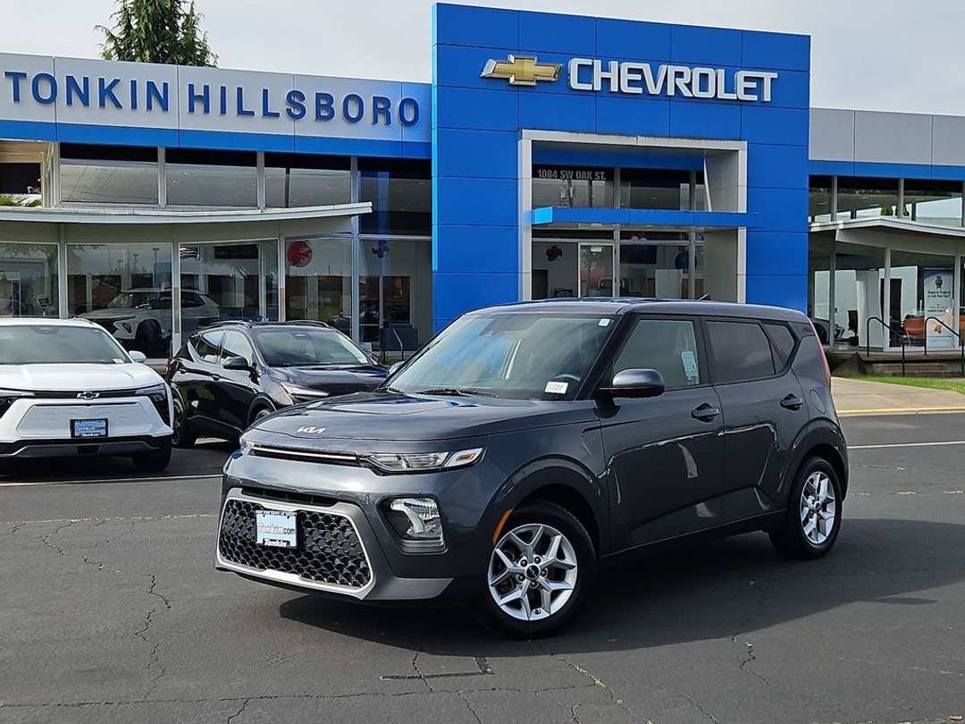 2022 Kia Soul LX - Image 2