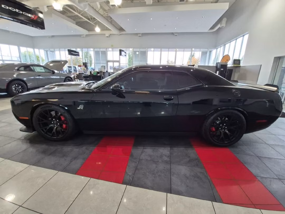 2015 Dodge Challenger SRT Hellcat - Image 3