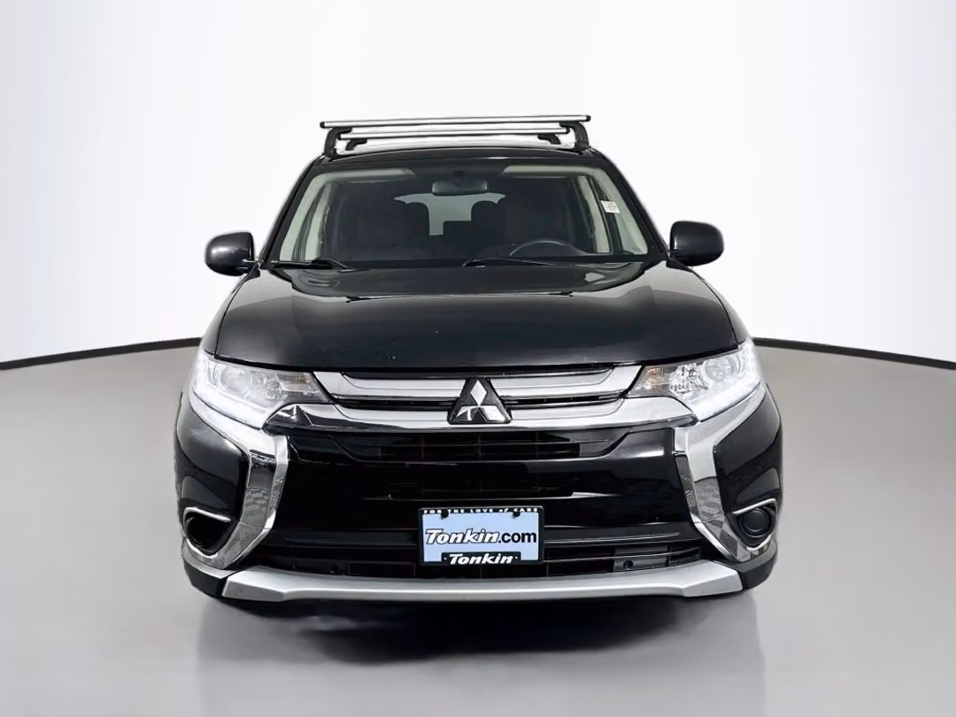 2018 Mitsubishi Outlander ES - Image 3