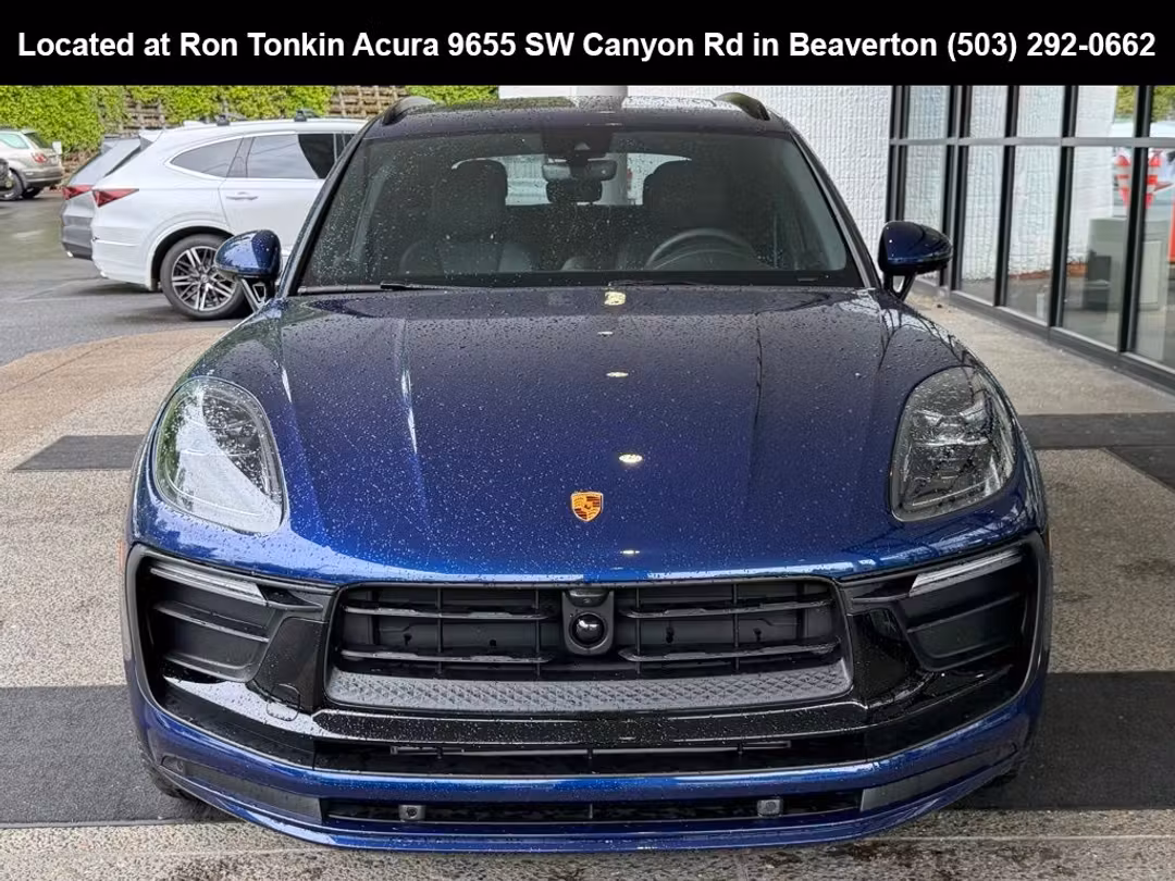 2025 Porsche Macan T - Image 3