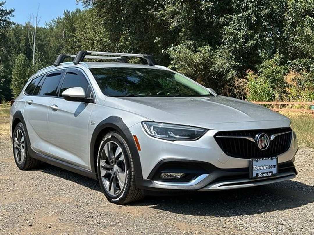2018 Buick Regal Tourx Preferred - Image 2