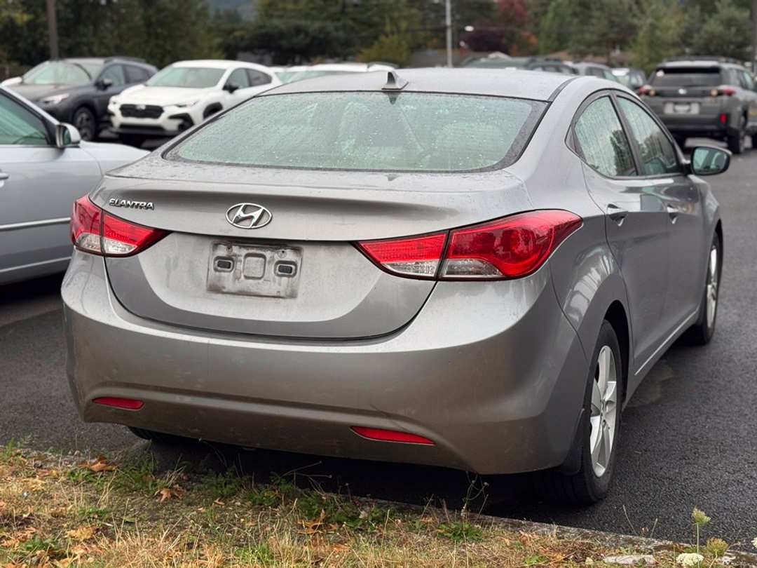 2012 Hyundai Elantra GLS - Image 2