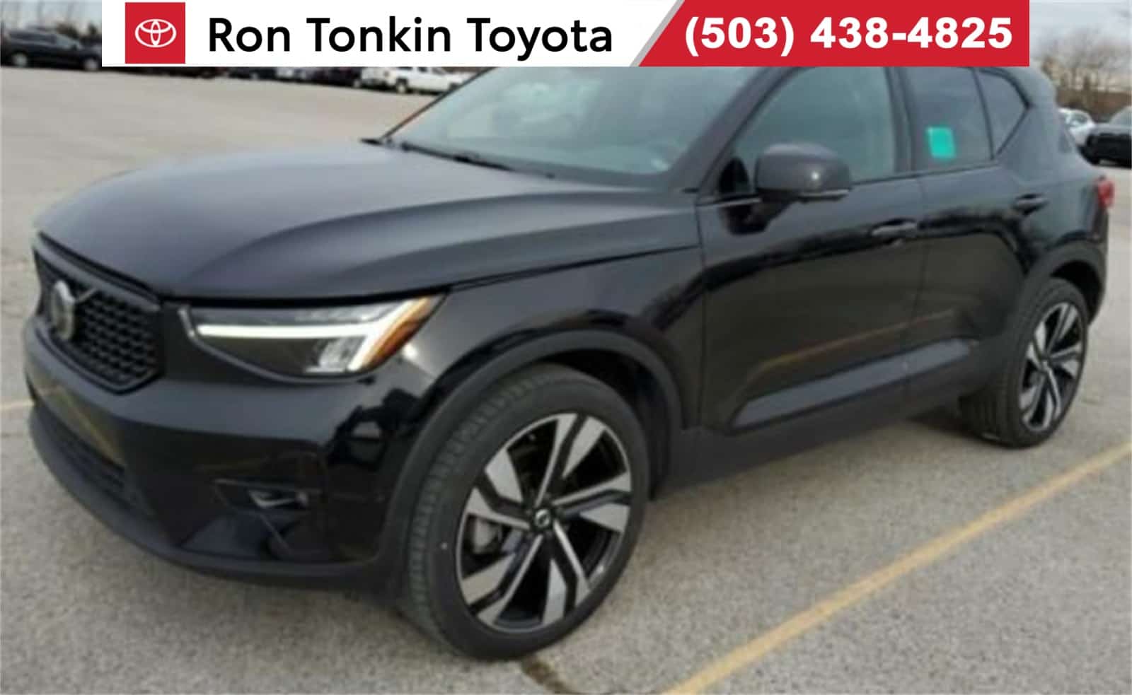 2025 Volvo Xc40 B5 Plus Dark Theme