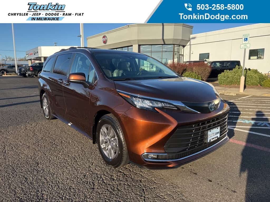 2023 Toyota Sienna XLE